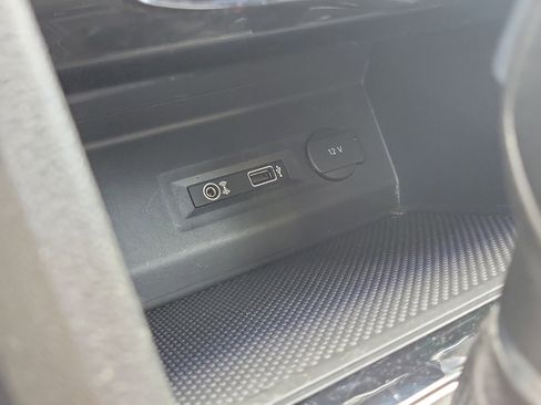 Used 2018 Volkswagen Atlas SEL FWD image 35