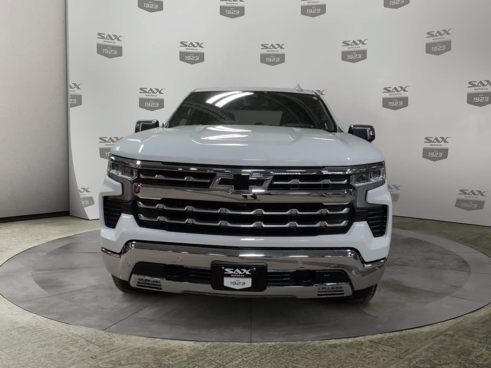 Used 2024 Chevrolet Silverado 1500 LTZ AWD/4WD image 8