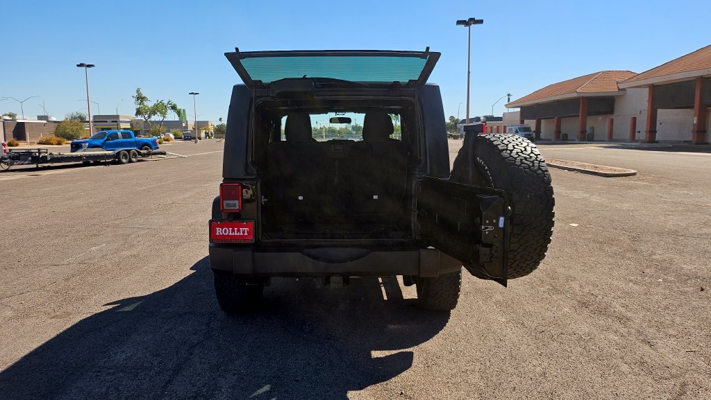 Used 2016 Jeep Wrangler Sport w/ Connectivity Group AWD/4WD image 14
