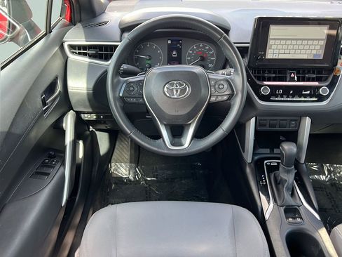 Used 2024 Toyota Corolla Cross AWD Hybrid image 11