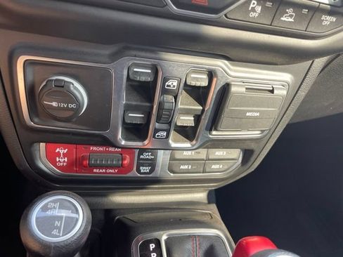 Used 2021 Jeep Wrangler Unlimited Rubicon AWD/4WD image 11