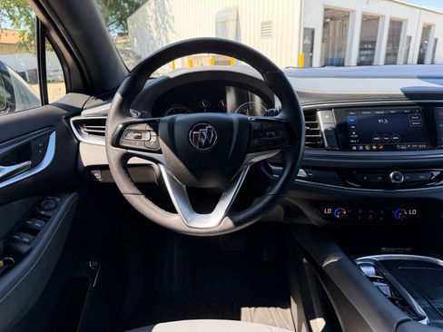 Used 2023 Buick Enclave Essence AWD/4WD image 20
