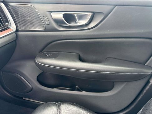 Used 2024 Volvo S60 B5 Plus image 27