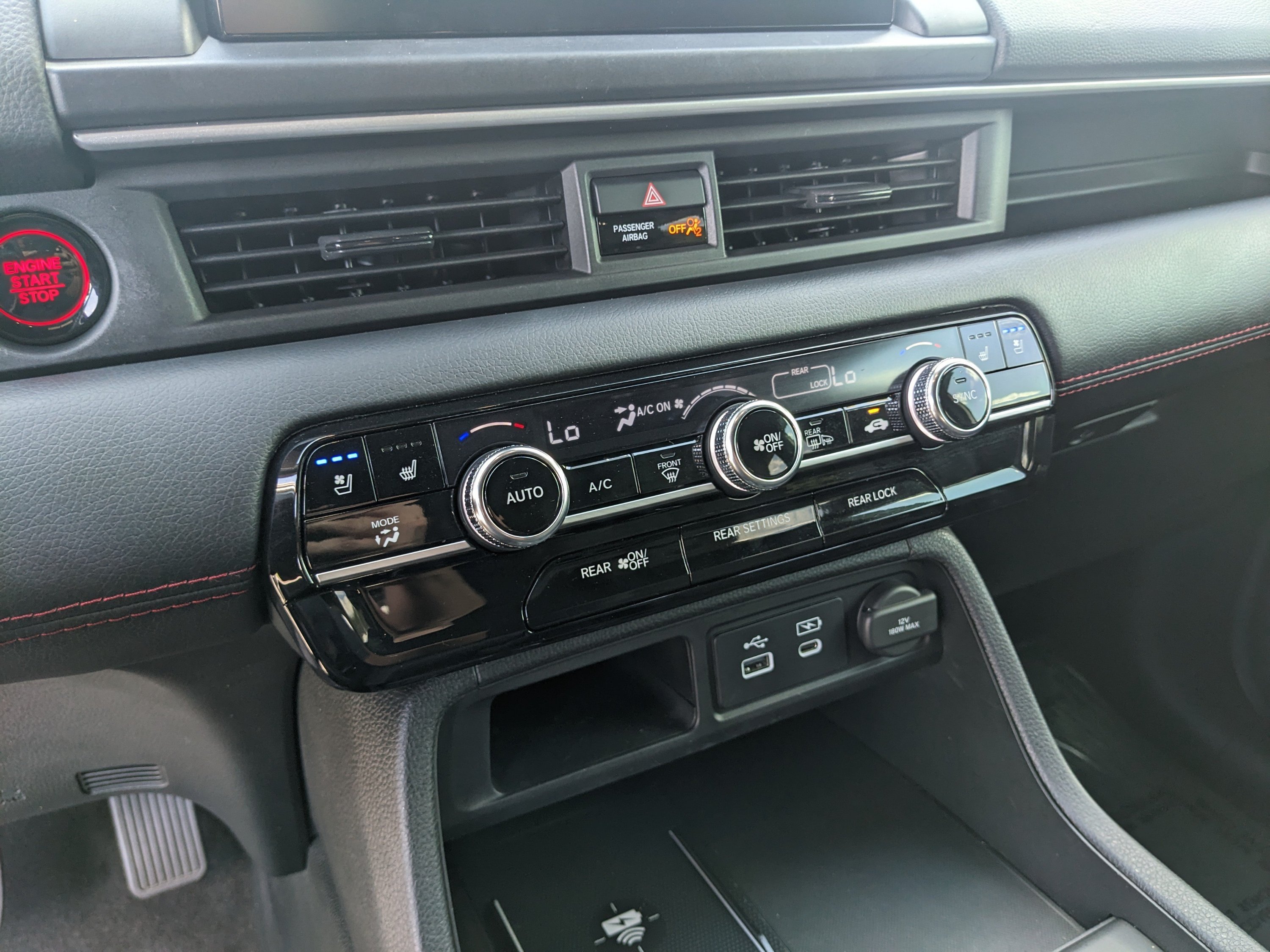 Used 2025 Honda Pilot Black Edition image 27