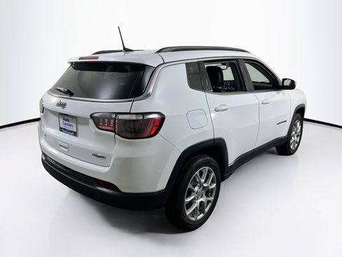 Used 2022 Jeep Compass Latitude AWD/4WD image 5