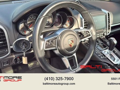 Used 2017 Porsche Cayenne Platinum Edition AWD/4WD image 14