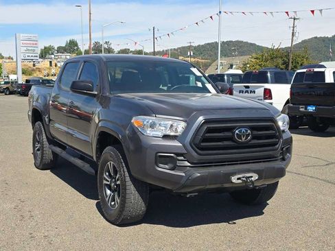 Used 2022 Toyota Tacoma SR AWD/4WD image 4