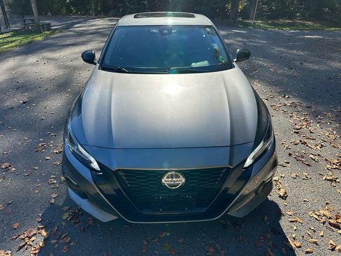 Used 2022 Nissan Altima 2.5 SR w/ Midnight Edition Package image 9