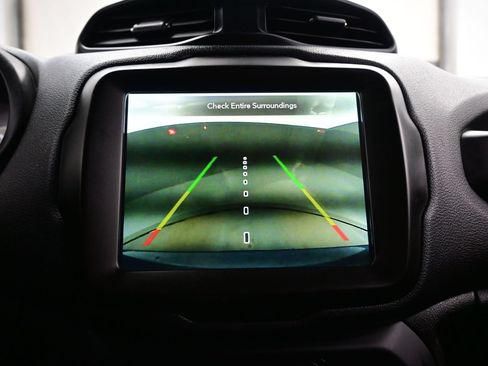 Used 2023 Jeep Renegade Latitude AWD/4WD image 20