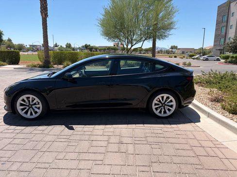 Used 2022 Tesla Model 3 RWD image 5