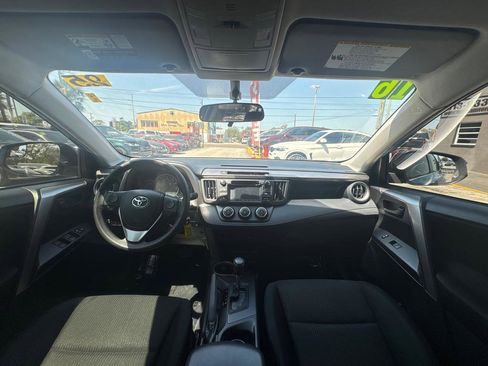 Used 2016 Toyota RAV4 LE image 17