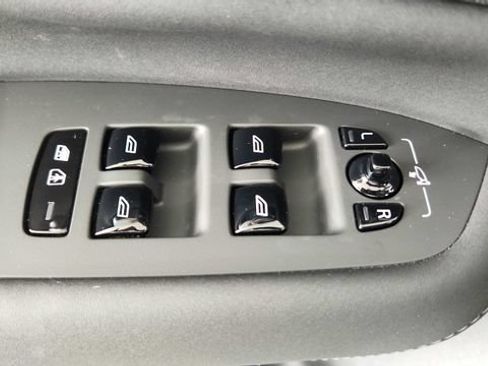 New 2025 Volvo XC90 T8 Ultra w/ Protection Package Premier AWD/4WD image 10