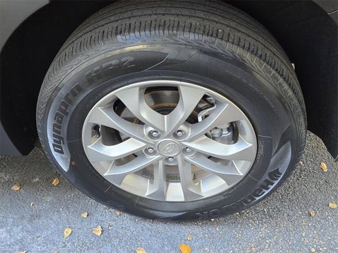 Used 2019 Hyundai Santa Fe SE image 34