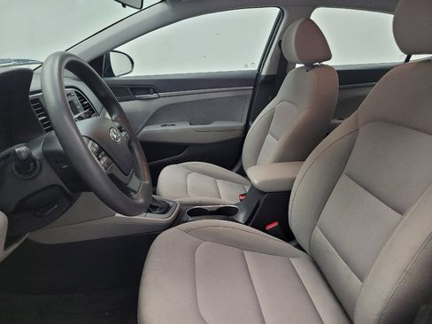 Used 2018 Hyundai Elantra SE FWD image 17