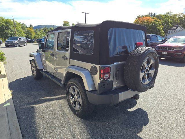 Used 2017 Jeep Wrangler Unlimited Sahara w/ Connectivity Group AWD/4WD image 4