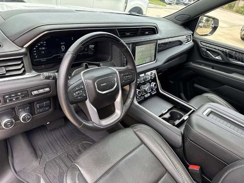 Used 2024 GMC Yukon XL Denali w/ Denali Reserve Package RWD image 22