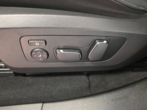 Used 2025 BMW X3 xDrive30i w/ Premium Package image 21