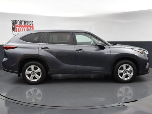 Used 2023 Toyota Highlander LE image 5