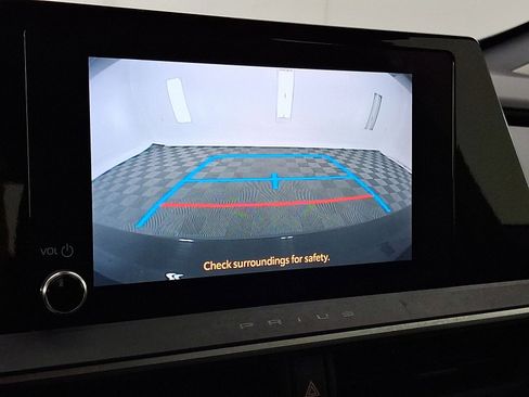 Used 2024 Toyota Prius LE image 15