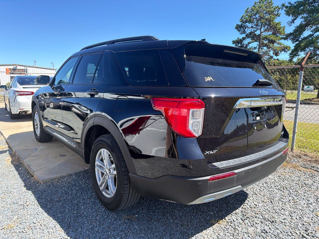 Used 2023 Ford Explorer XLT w/ Equipment Group 202A AWD/4WD image 6