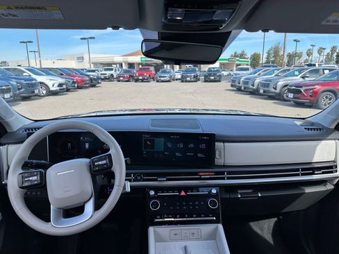 Used 2025 Hyundai Santa Fe SEL image 38