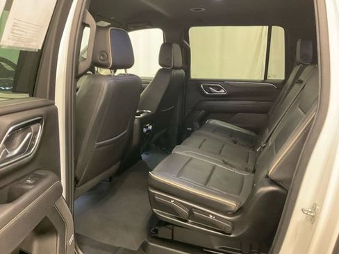 Used 2024 GMC Yukon XL SLT AWD/4WD image 27