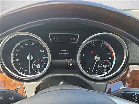 Used 2015 Mercedes-Benz GL 550 4MATIC image 11