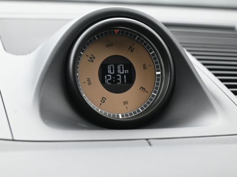Certified 2026 Porsche Macan AWD/4WD image 14