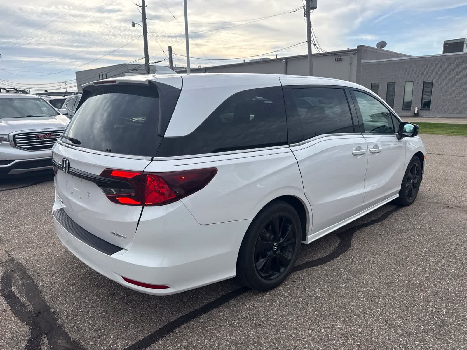Used 2023 Honda Odyssey Sport image 3