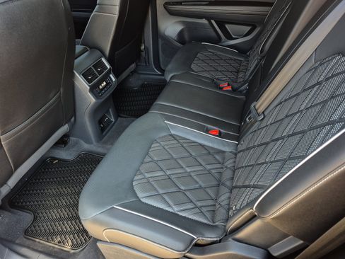 Used 2025 Volkswagen Atlas SEL Premium R-Line AWD/4WD image 23