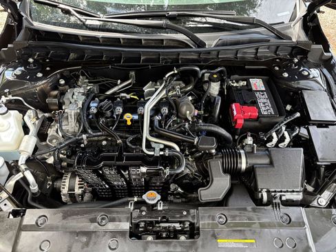 Used 2025 Nissan Altima 2.5 SV FWD image 33