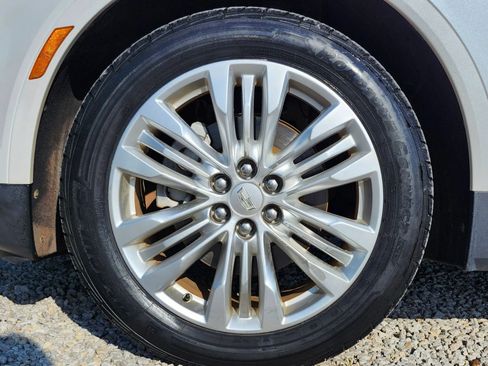 Used 2018 Cadillac XT5 Premium Luxury AWD/4WD image 3