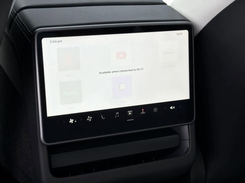 Used 2026 Tesla Model Y 2WD image 31