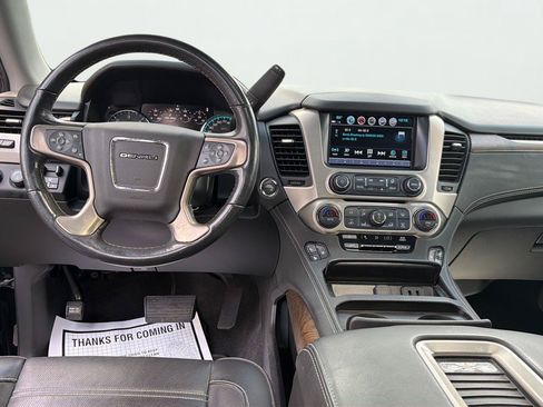 Used 2019 GMC Yukon XL Denali w/ Denali Ultimate Package AWD/4WD image 19