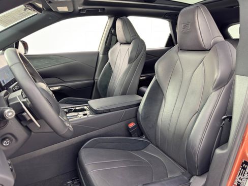 Used 2023 Lexus RX 500h F Sport w/ Accessory Package (2T) image 38