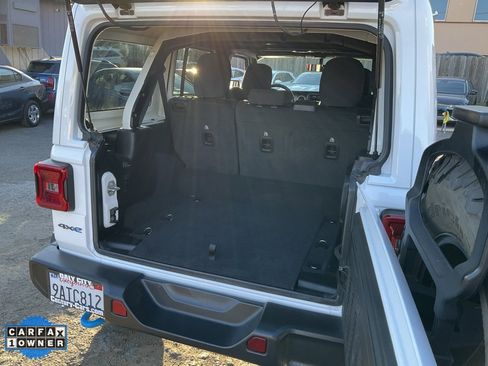 Used 2022 Jeep Wrangler Unlimited Rubicon 4xe w/ Cold Weather Group image 9