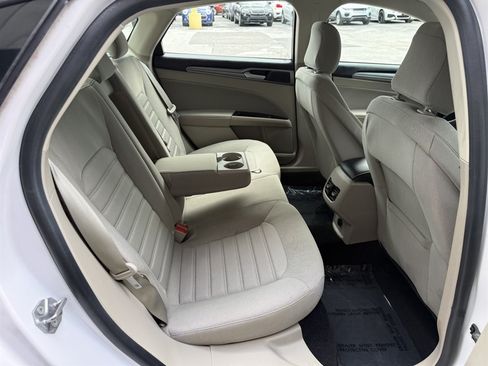 Used 2020 Ford Fusion SE FWD image 16