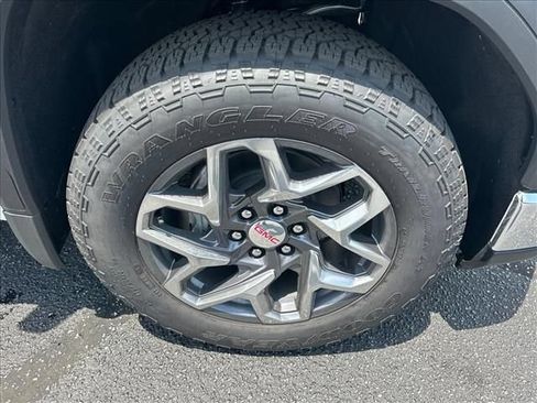 New 2026 GMC Sierra 1500 SLE AWD/4WD image 15