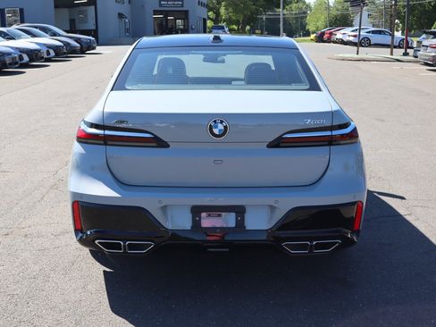 Used 2024 BMW 760i xDrive w/ Premium Package AWD/4WD image 6