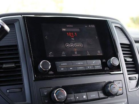 Used 2024 Nissan Titan SV w/ SV Convenience Package image 11