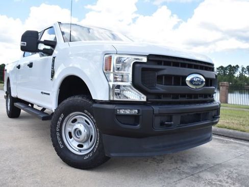 Used 2022 Ford F250 XL w/ Power Equipment Group AWD/4WD image 5