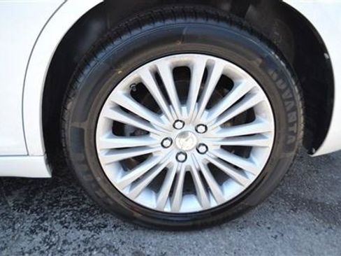 Used 2013 Chrysler 300 AWD w/ Driver Convenience Group image 9