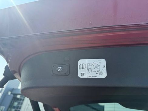 Used 2019 Ford Escape Titanium AWD/4WD image 6