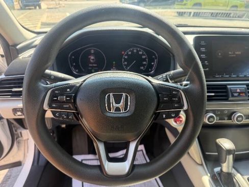 Used 2018 Honda Accord LX image 11