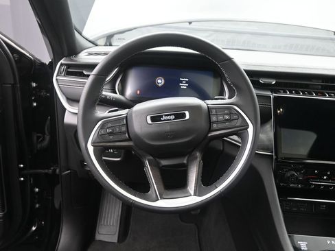 Used 2024 Jeep Grand Cherokee L Limited w/ Luxury Tech Group II AWD/4WD image 29