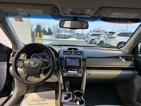 Used 2013 Toyota Camry XLE image 19