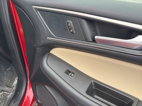 Used 2024 Ford Edge SEL w/ Convenience Package image 10