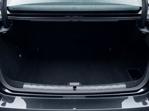 Used 2023 BMW i7 xDrive60 w/ Executive Package 2 image 73