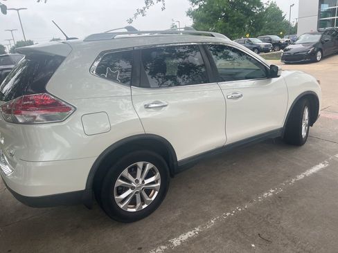 Used 2016 Nissan Rogue SV FWD image 5