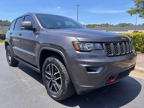 Used 2019 Jeep Grand Cherokee Trailhawk AWD/4WD image 8